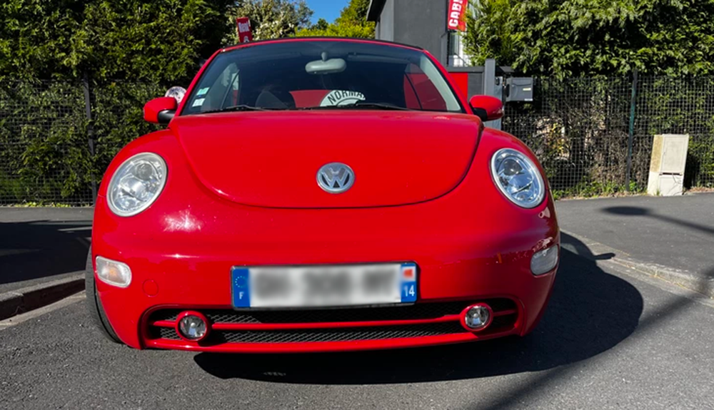 Volkswagen New Beetle Rouge de 2004, décapotable