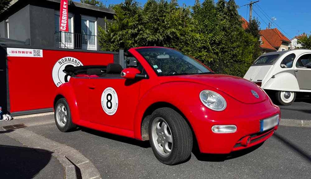 Volkswagen New Beetle Rouge de 2004, décapotable